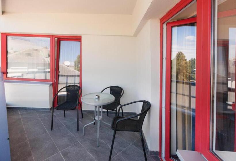 هتل Tauras Center