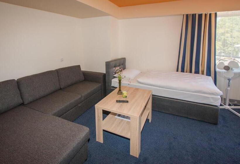 هتل Tauras Center