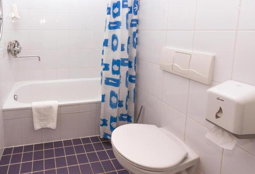 هتل Tauras Center