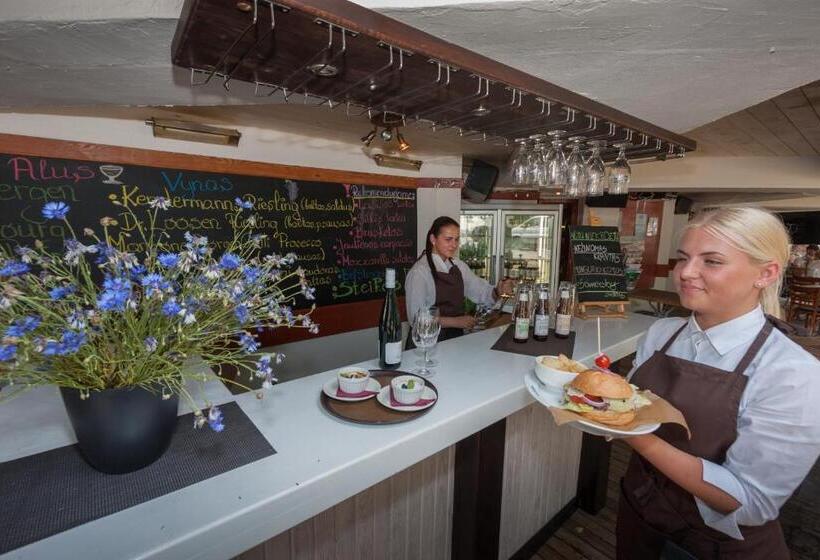 هتل Tauras Center