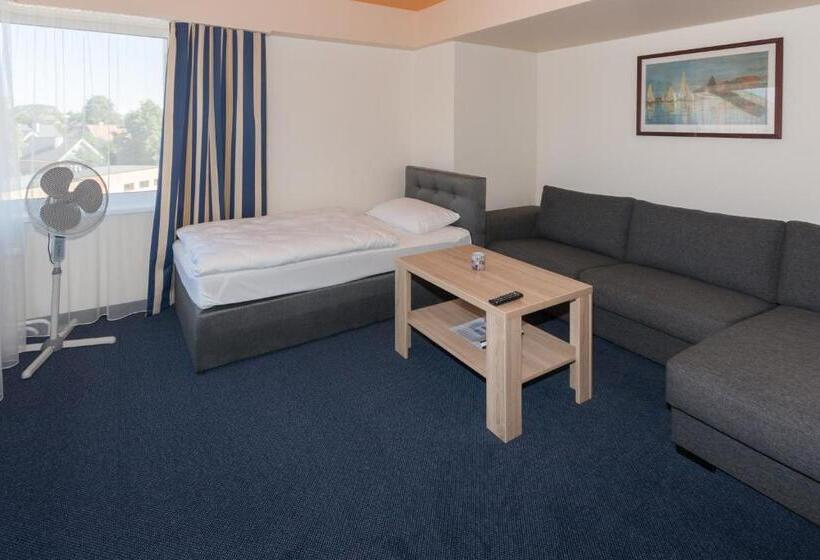 هتل Tauras Center