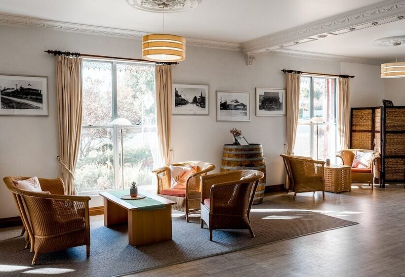 בית מלון כפרי The Henry Parkes Tenterfield