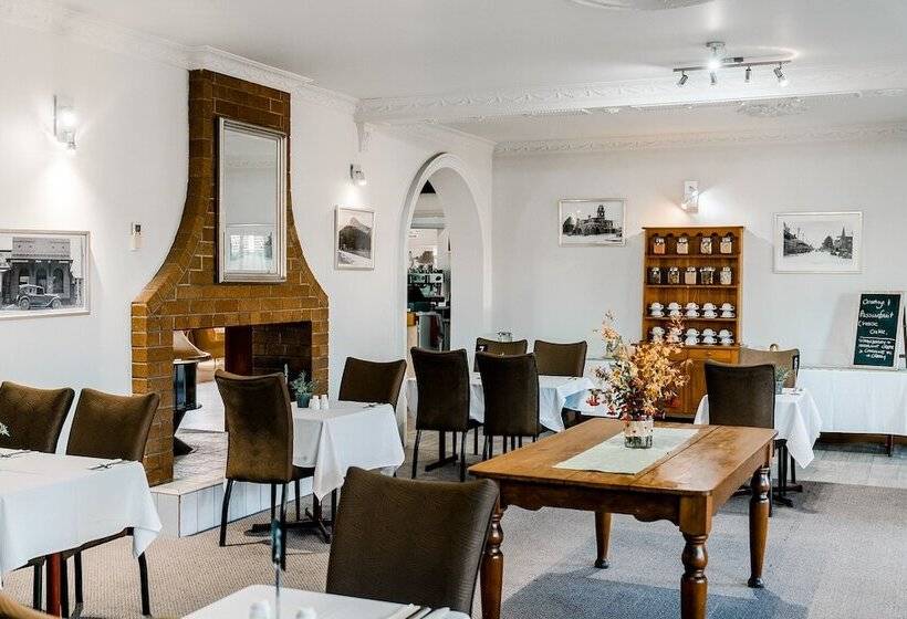 בית מלון כפרי The Henry Parkes Tenterfield