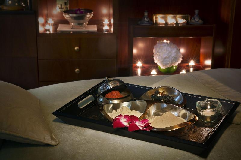 هتل The Ritzcarlton, Bahrain