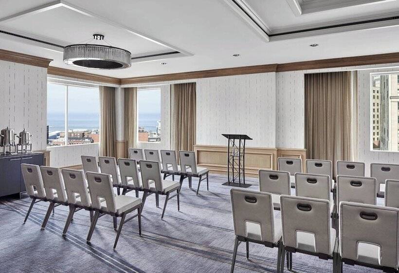 בית מלון כפרי The Ritzcarlton, Cleveland