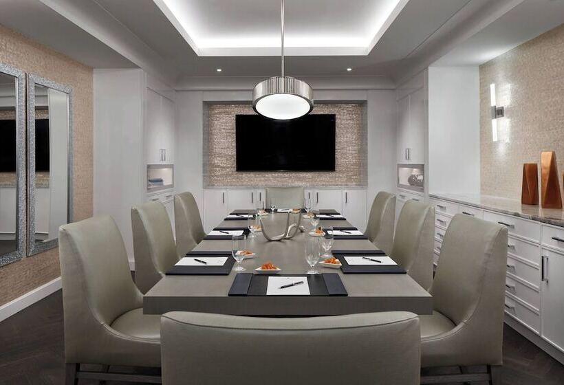 בית מלון כפרי The Ritzcarlton, Cleveland