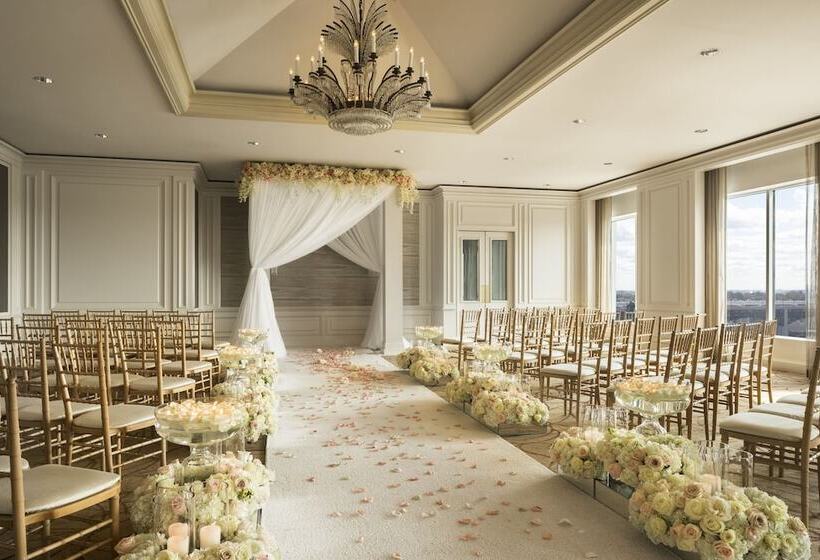 בית מלון כפרי The Ritzcarlton, Cleveland