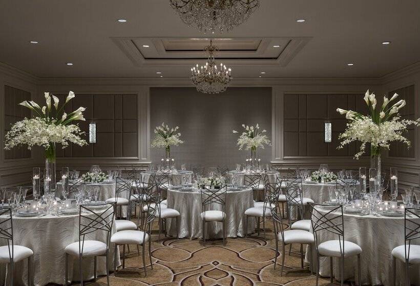 בית מלון כפרי The Ritzcarlton, Cleveland