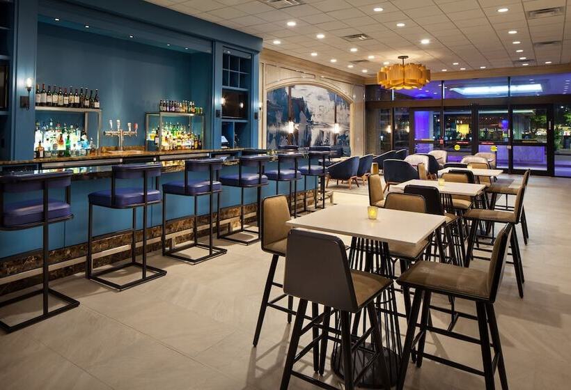 Отель The Westin Oaks Houston At The Galleria