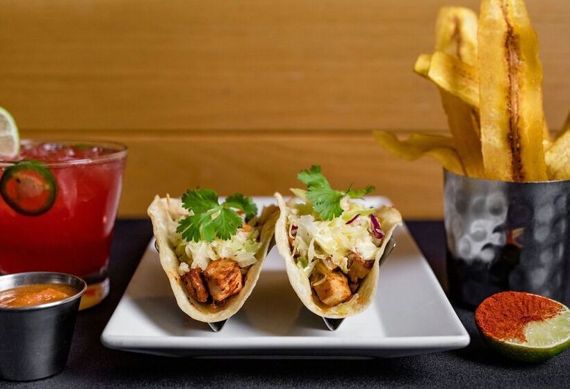 Отель The Westin Oaks Houston At The Galleria