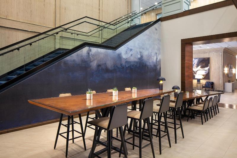 Отель The Westin Oaks Houston At The Galleria