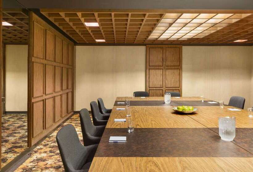 فندق Travelodge By Wyndham Edmonton East