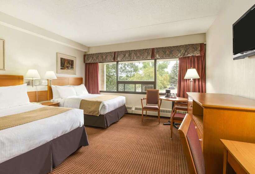 فندق Travelodge By Wyndham Edmonton East