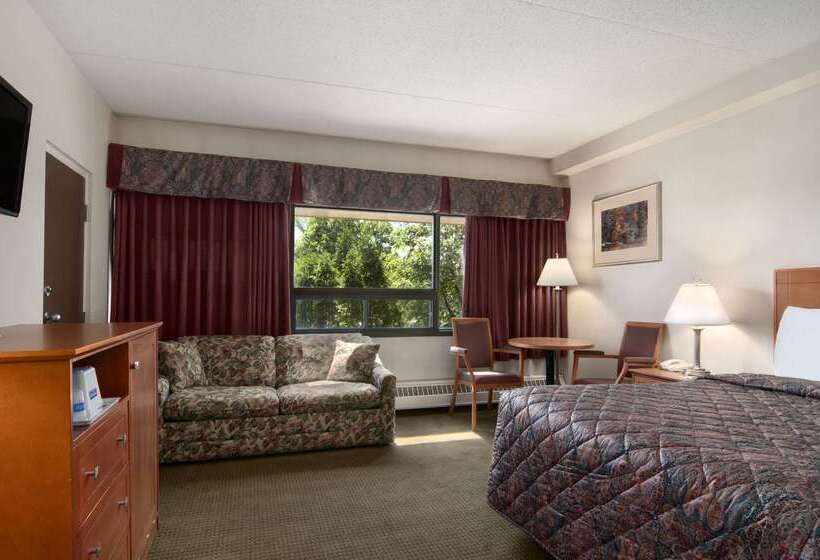 فندق Travelodge By Wyndham Edmonton East