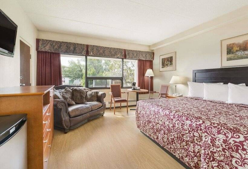 فندق Travelodge By Wyndham Edmonton East