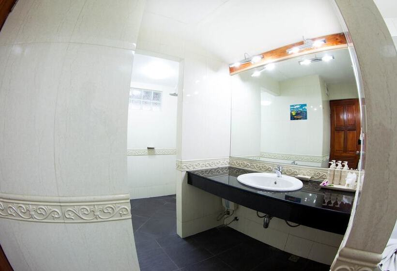 Отель Tropica Bungalow Beach