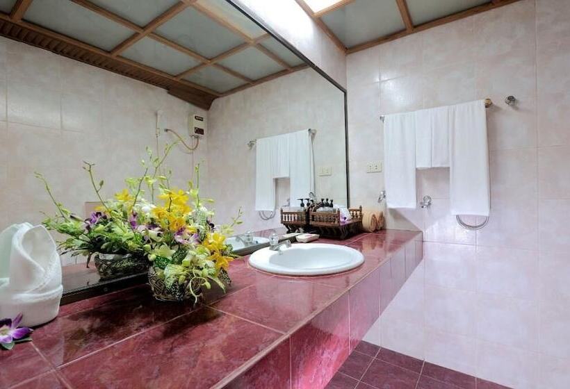 Отель Tropica Bungalow Beach