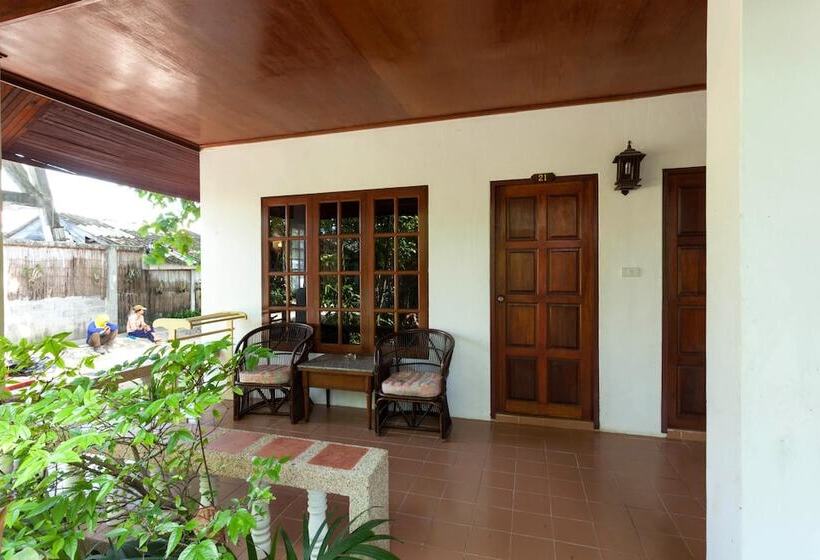 Отель Tropica Bungalow Beach