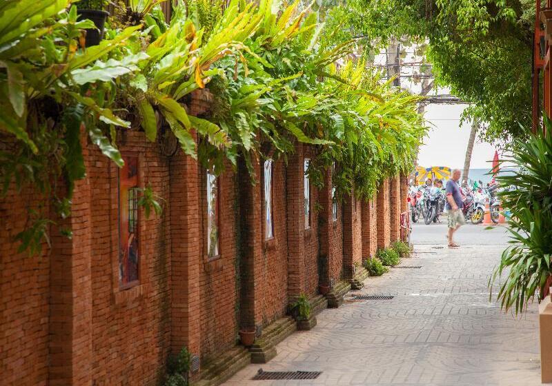 Отель Tropica Bungalow Beach