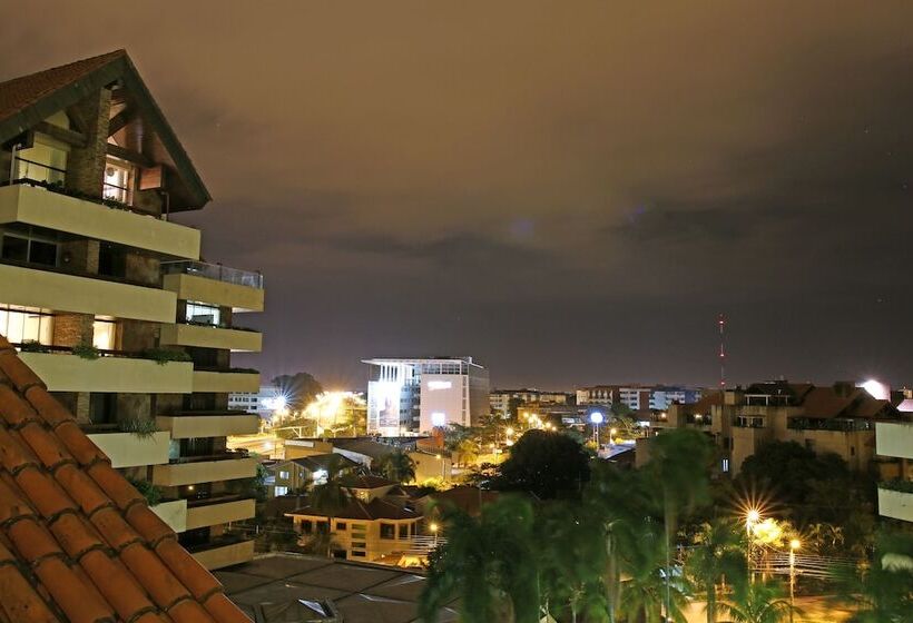 هتل Yotau All Suites