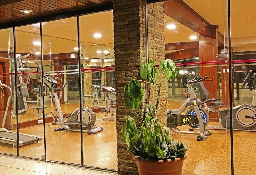 هتل Yotau All Suites