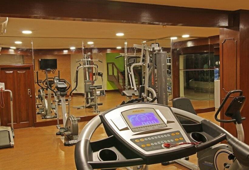 هتل Yotau All Suites