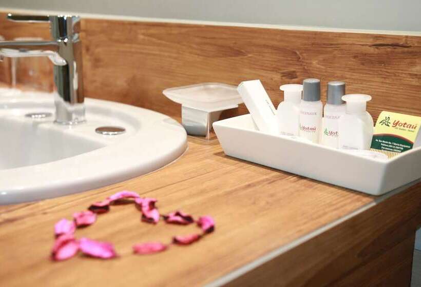 هتل Yotau All Suites