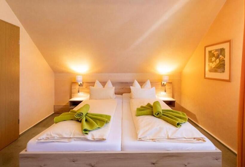 ホテル Zum Steinhof