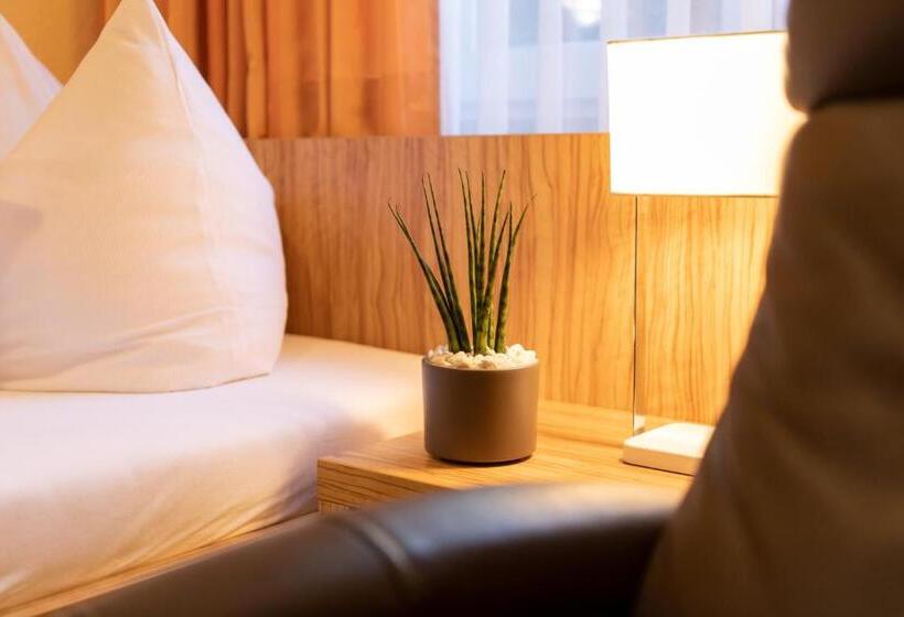 ホテル Zum Steinhof