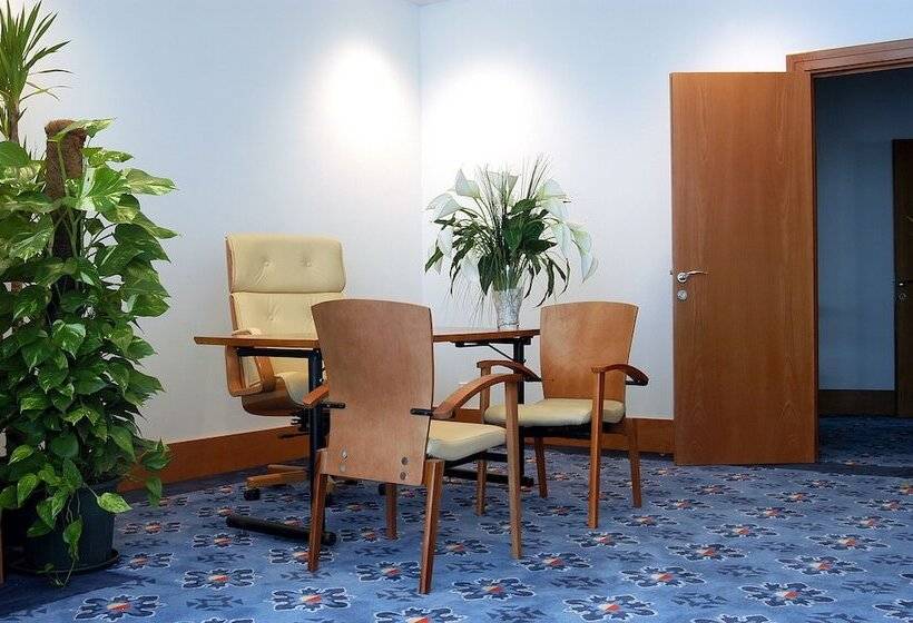 Maritim Jolie Ville Resort & Casino