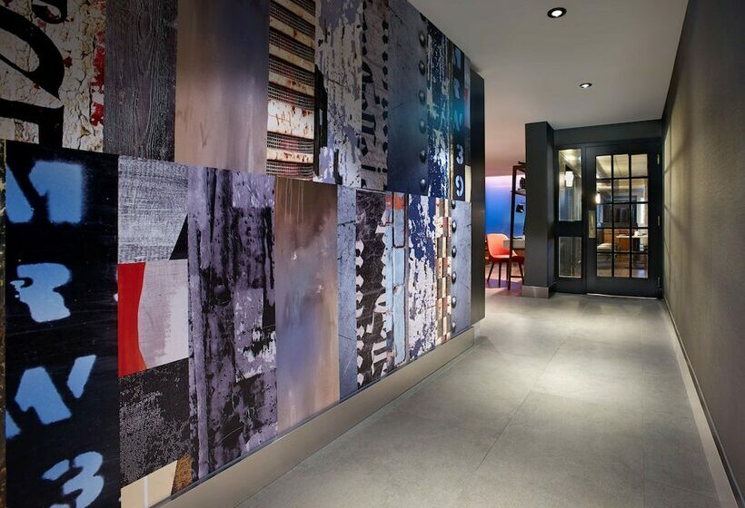 Radisson Suites Hotel Toronto Airport