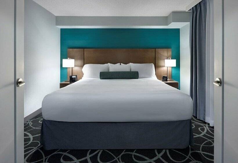 Radisson Suites Hotel Toronto Airport