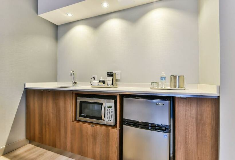 Radisson Suites Hotel Toronto Airport
