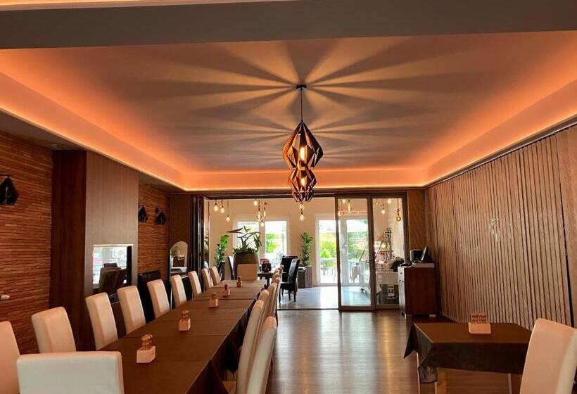 öreg Tó Hotel és Rendezvénytér