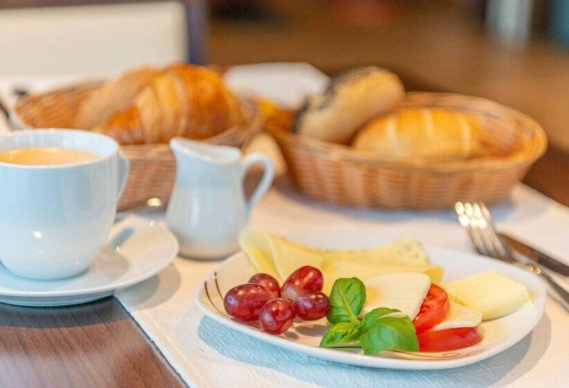 Das Hotel An Der Stadthalle   Rostock Hbf