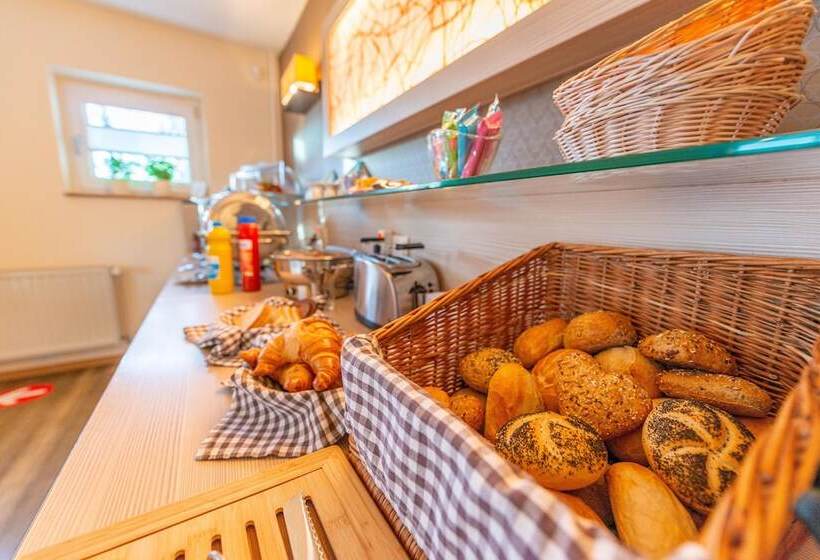 Das Hotel An Der Stadthalle   Rostock Hbf