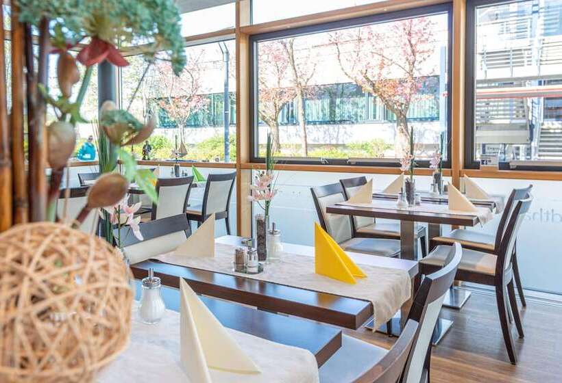 Das Hotel An Der Stadthalle   Rostock Hbf