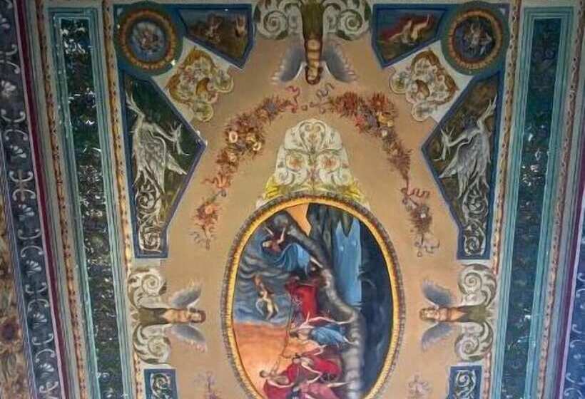 فندق Aeginitikon Arhontikon