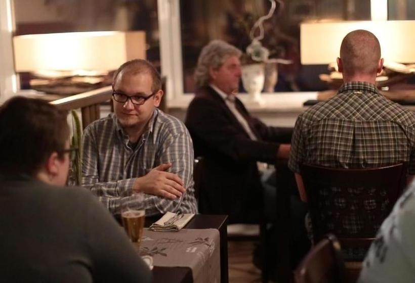 בית מלון כפרי Am Bahnhof