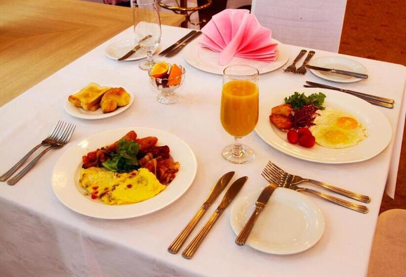 هتل Chinggis Khaan