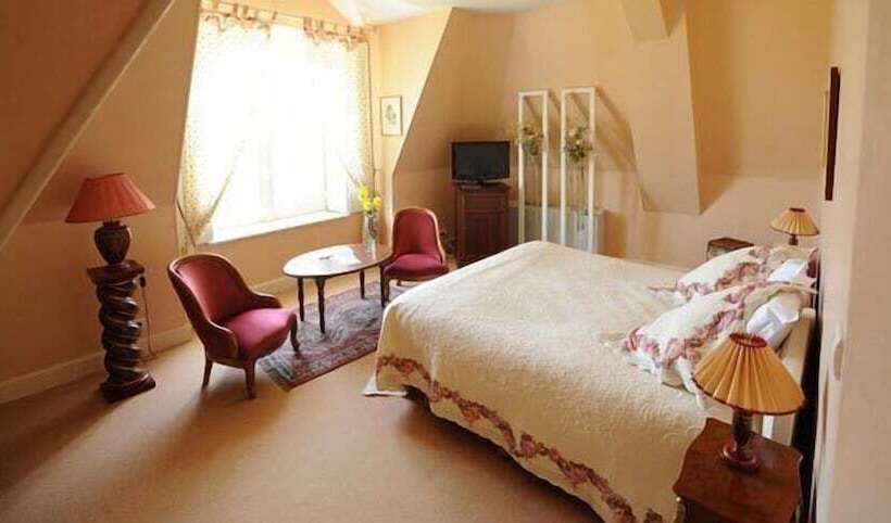 فندق Château De Curzay