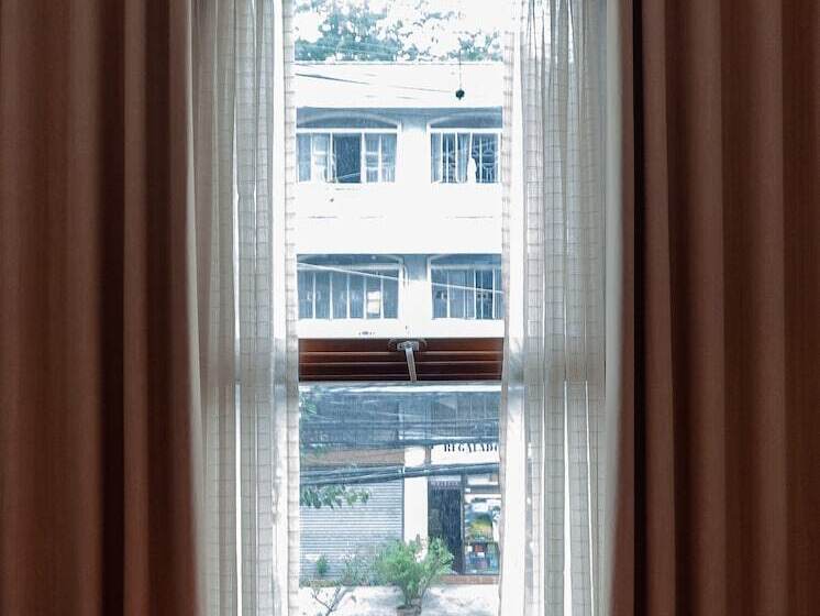 هتل City Garden Suites Manila