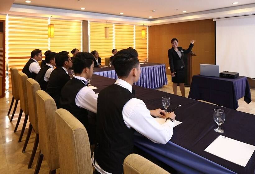 هتل City Garden Suites Manila