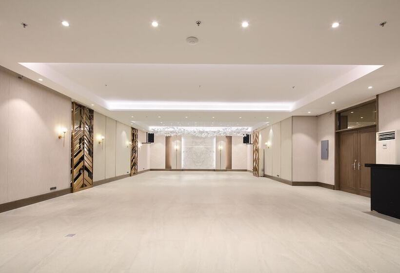 هتل City Garden Suites Manila