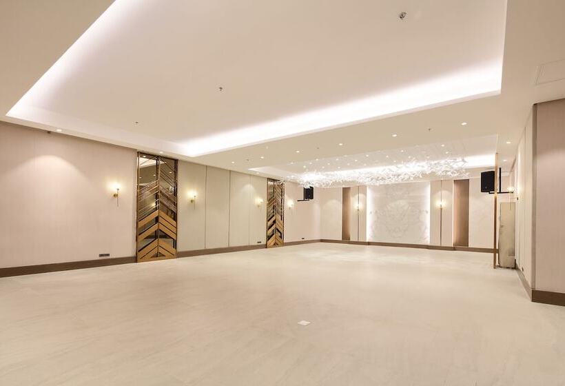 هتل City Garden Suites Manila