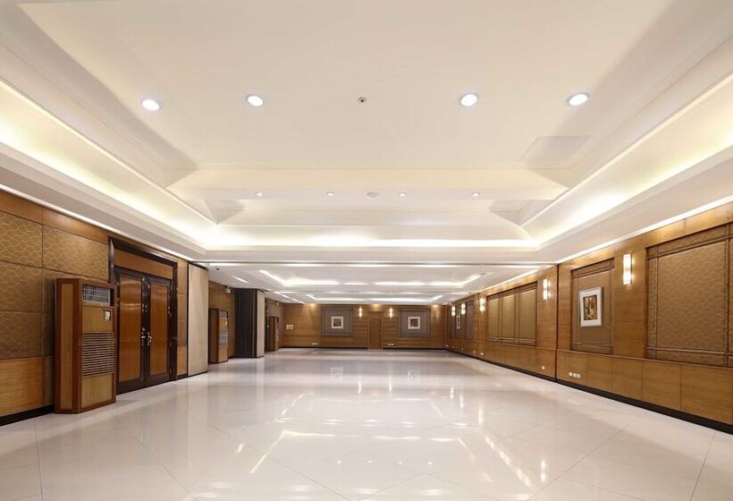 هتل City Garden Suites Manila