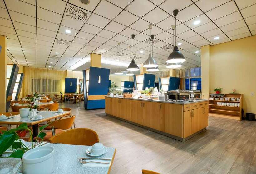 هتل Berlin Lichtenberg