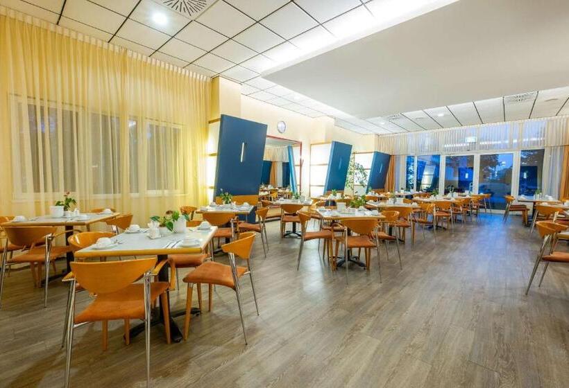 هتل Berlin Lichtenberg