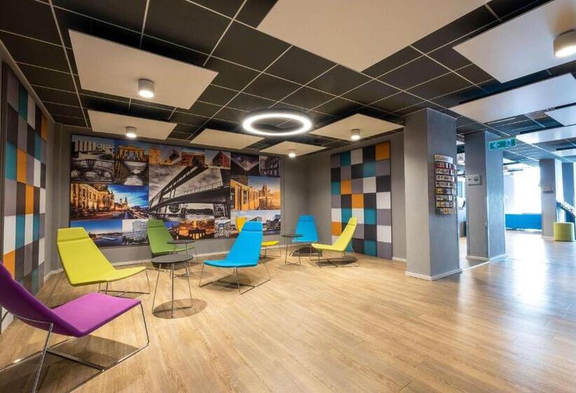 هتل Berlin Lichtenberg