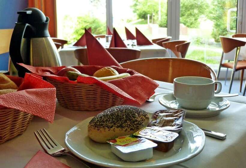 هتل Berlin Lichtenberg